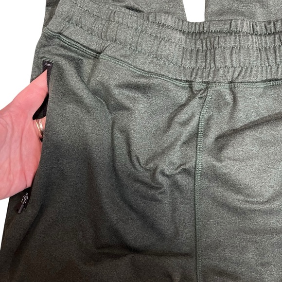 Roots • Active Tech Zip Pocket Joggers • Forest Green • XS - Picture 5 of 12